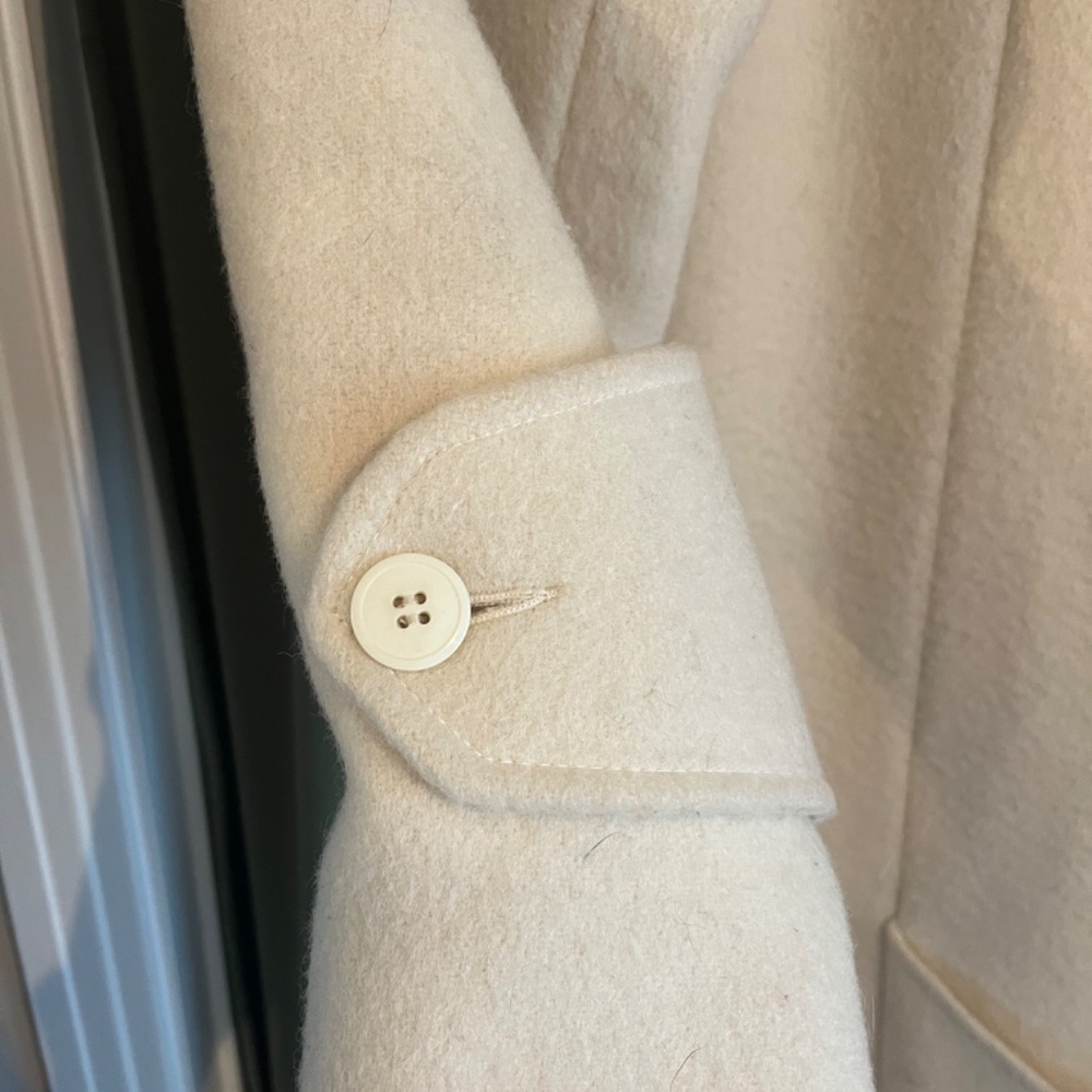 100% wool cream coat made in Canada - Picture 4 of 11